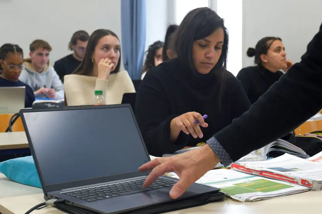 Salle de classe lors d'un cours de management à l'école EAP de Grenoble.